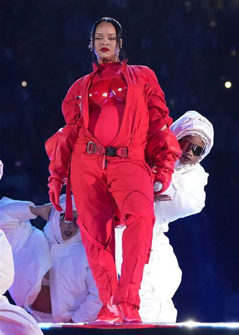 Rihanna terhességi bejelentése a Super Bowl LVII-en