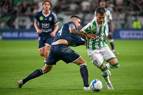 A Ferencváros és a Linz játékosainak összecsapása a jégen