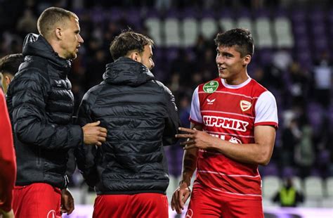 Szakos Bence ünnepli gólját az Újpest ellen