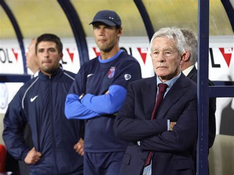 Mezey György edzőként a Videoton kispadján