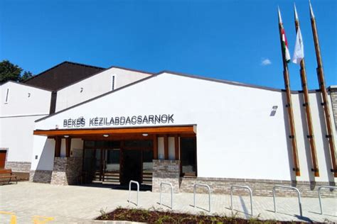 Halmy József Kézilabdacsarnok külső látképe