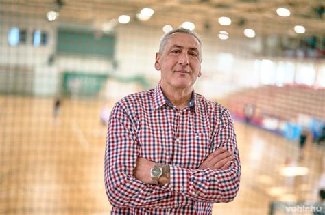 Zsigmond György emléktáblája vagy mezszáma a Veszprém Arénában