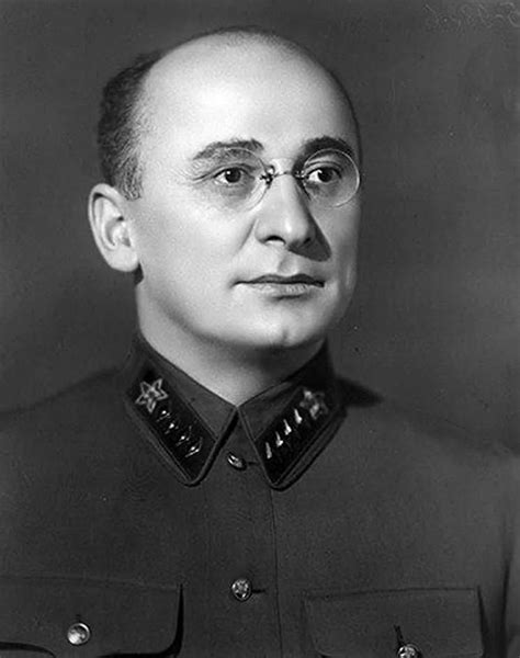 Feliks Dzerzsinszkij és Lavrentyij Berija portréi