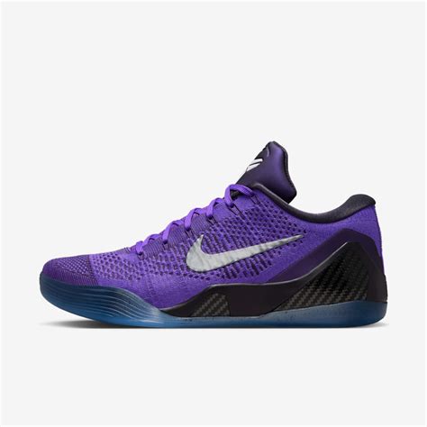 Kobe Bryant a Kobe 4-es kosárlabdacipőben