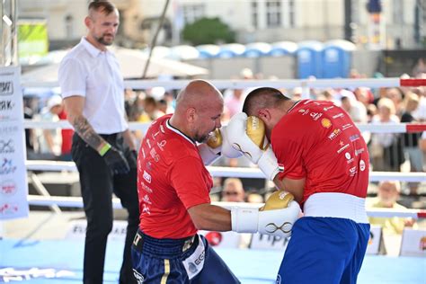 Legendás ökölvívók győzelmi pillanatai
