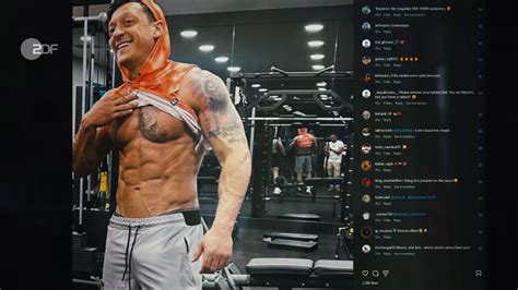 Mesut Özil különböző klubmezekben
