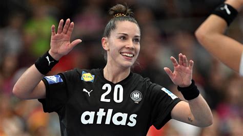 Emily Vogel bravúrra készül a női kézilabda-vb döntőjében