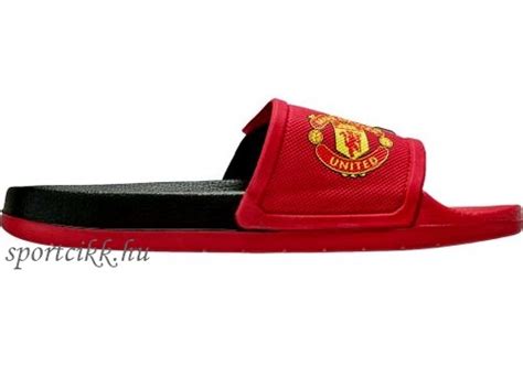 Manchester United logóval és színekkel díszített hátizsák kollekció