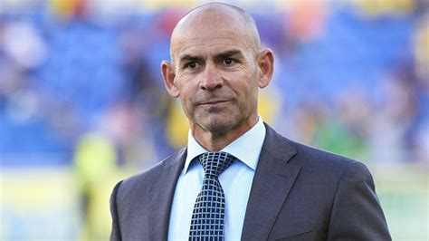 Paco Jémez, a Rayo Vallecano edzője a pálya szélén