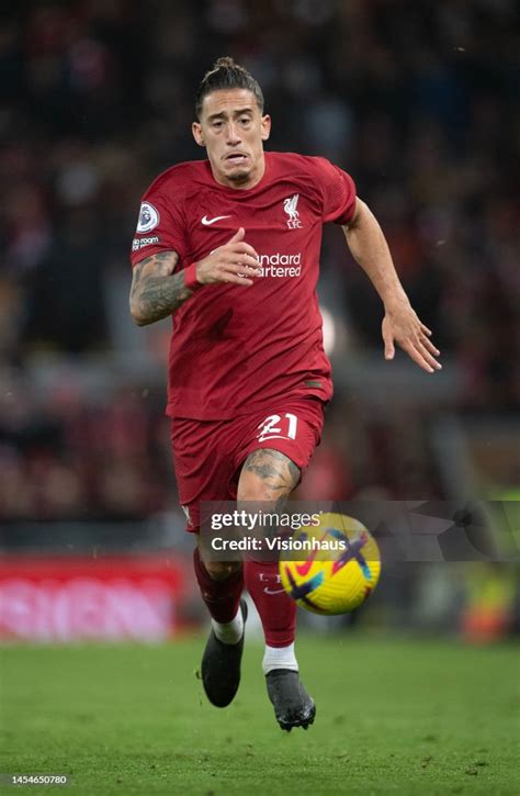 Konstantinos Tsimikas akcióban a Liverpool mezében