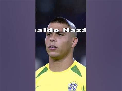 Fiatal brazil focisták kispályás edzésen
