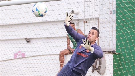 Fabio, a Fluminense kapusa mérkőzés közben