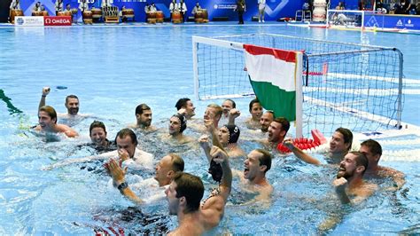 A magyar és szerb csapat a férfi vízilabda Európa-bajnokság döntőjében