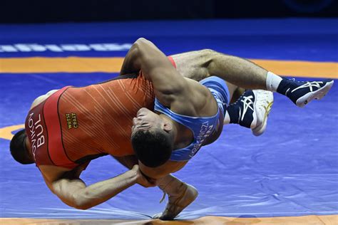 Veterán birkózók küzdelme