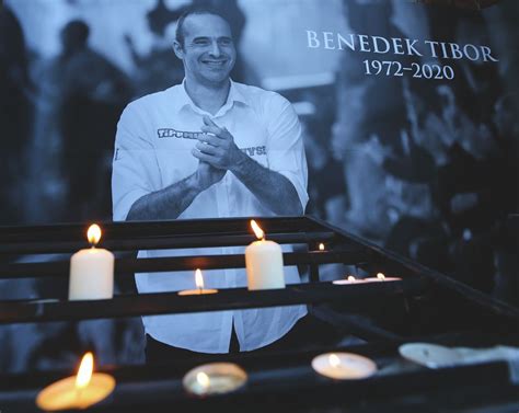 Benedek Tibor a medencében