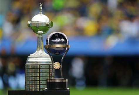 A Copa Libertadores és Copa Sudamericana trófeái