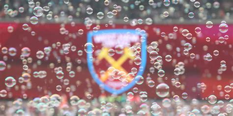 West Ham United szurkolók éneklik az 