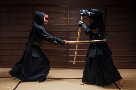 A kendo felszereléseinek bemutatása