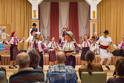 Moldvai tánccsoport fellépése