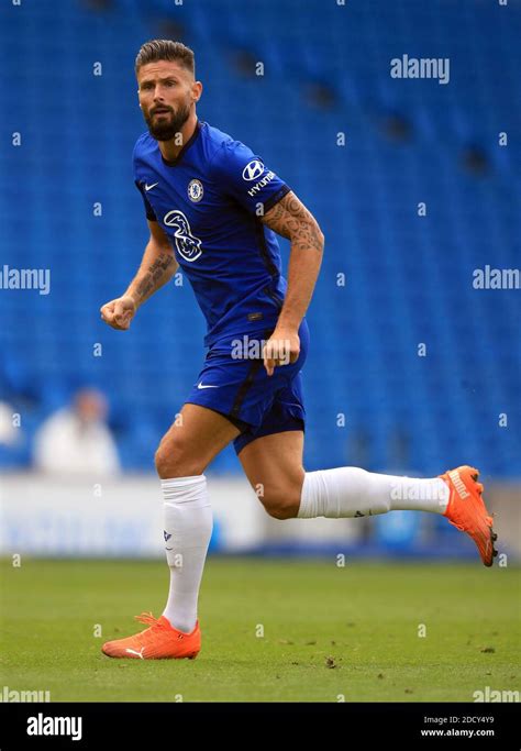 Olivier Giroud, a Chelsea játékosa gólt szerez