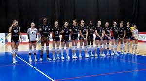 röplabda játékosok akcióban