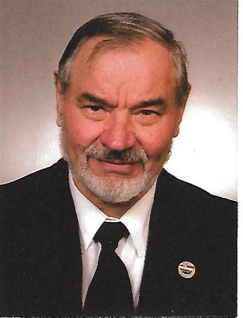Gulyás István portréja fiatalon