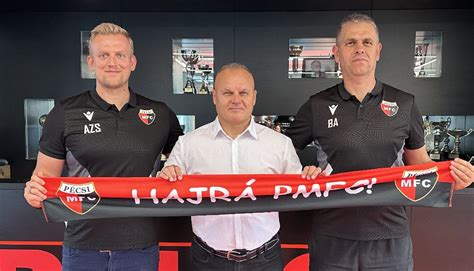 A PMFC csapatának hivatalos címere