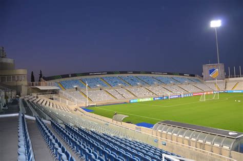 A nicosiai GSP Stadion látképe, ahol a mérkőzést rendezik.