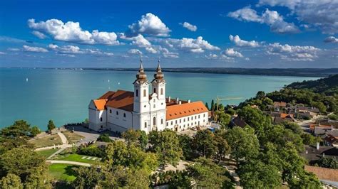 Magyarország népszerű turisztikai célpontjai a kínálatban