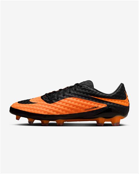 Neymar Jr. a pályán a Hypervenom cipőjében