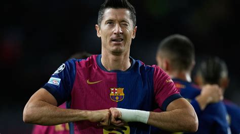 két spanyol labdarúgócsapat rangadója a stadionban