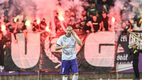 Újpest-Fradi derbi hangulat a stadionban