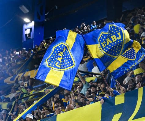 Szenvedélyes Boca Juniors szurkolók a lelátón