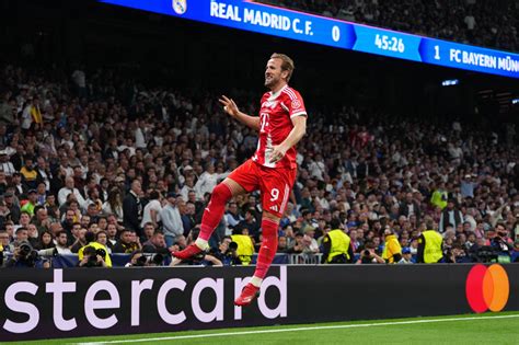 Rendőri beavatkozás Bayern München szurkolók ellen a Santiago Bernabeu stadionnál
