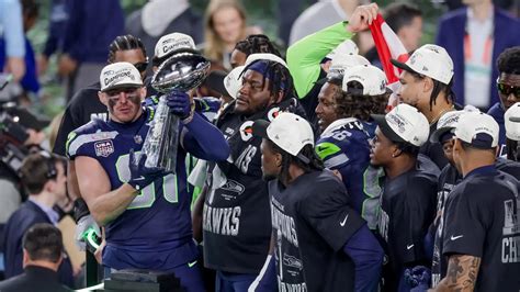 A Seattle Seahawks ünneplése a Vince Lombardi-trófeával