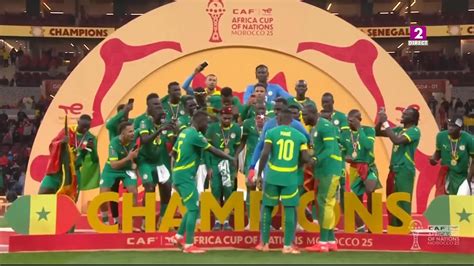 Sadio Mané, Kalidou Koulibaly és Idrissa Gueye játékban