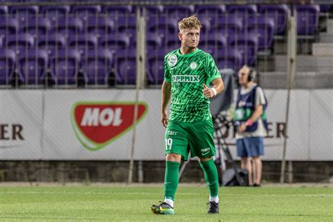 Horváth Kevin akcióban a Ferencváros ellen egy mérkőzésen