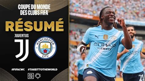 A Juventus és a Manchester City labdarúgói a gyepen