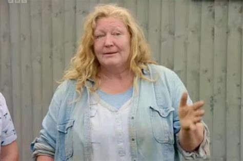 Mary Reynolds és Charlie Dimmock kertész a 2002-es győzelem után