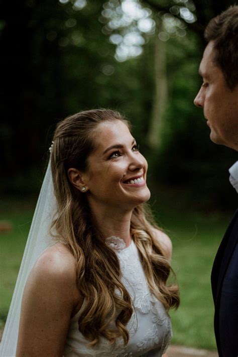 Szunai Linda gyerekkori fényképe, sportfelszerelésben