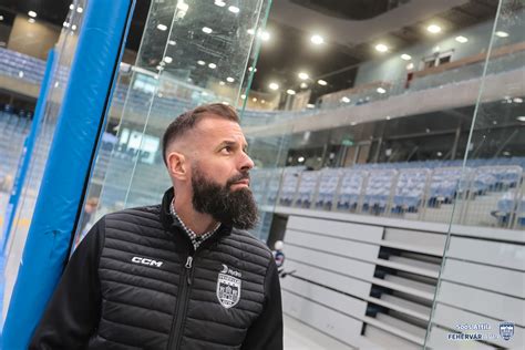 Chelsea edzői stáb és csapatépítés