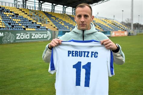 Jurik Patrik portréja a Perutz FC Pápa edzőjeként