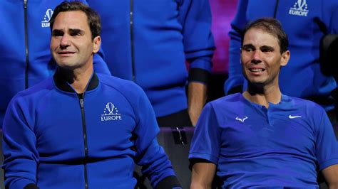 Roger Federer és Rafael Nadal a 2008-as wimbledoni döntő végén