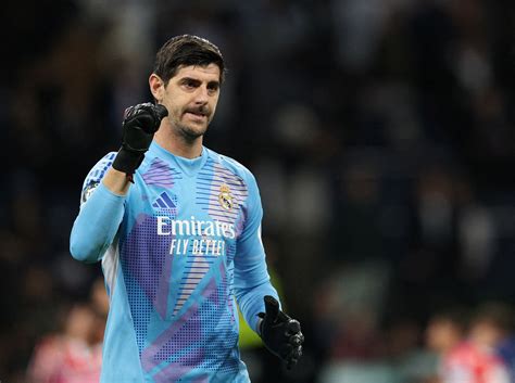 Thibaut Courtois bravúros védése az első félidőben