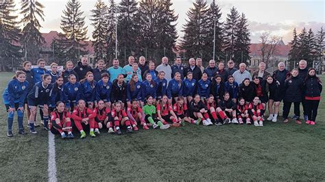 A Hargita-Heves Sportbaráti Találkozó logója vagy résztvevői