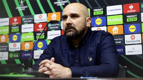 Kézilabdapálya egy mérkőzés közben