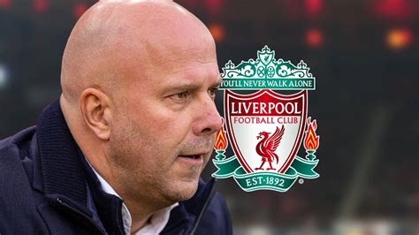 Arne Slot üdvözli a Liverpool szurkolóit