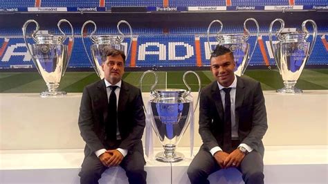 Juni Calafat és Endrick a Real Madrid bemutatóján