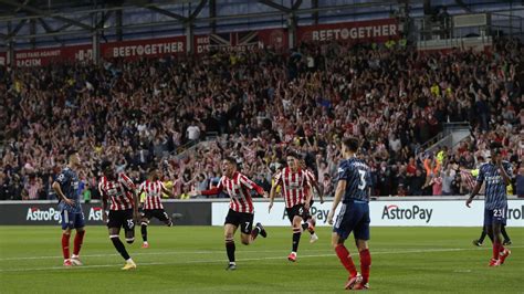 A Brentford szurkolói a stadionban