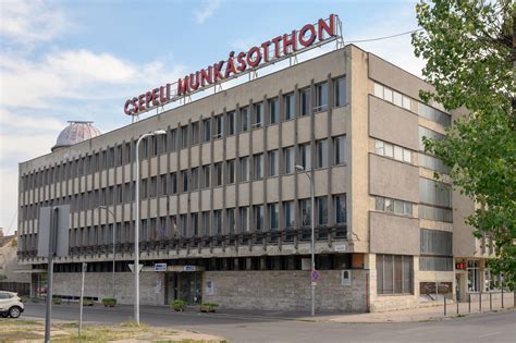 Csepeli látkép sportolókkal